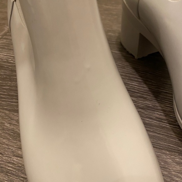 Hunter Refined Slim Fit Gloss Mid Heel Boots - Picture 3 of 14